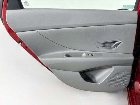 Used 2024 Hyundai Elantra SE FWD image 25