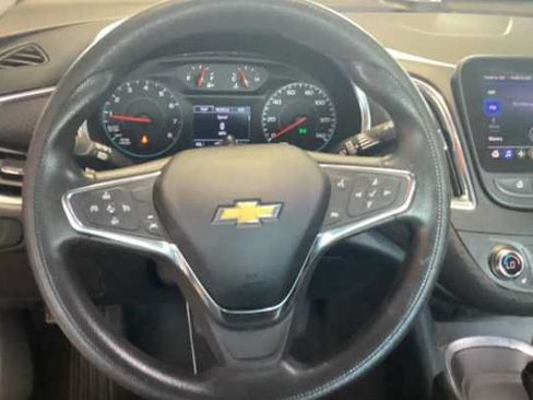 Used 2019 Chevrolet Malibu LT w/ Driver Confidence Package II FWD image 5