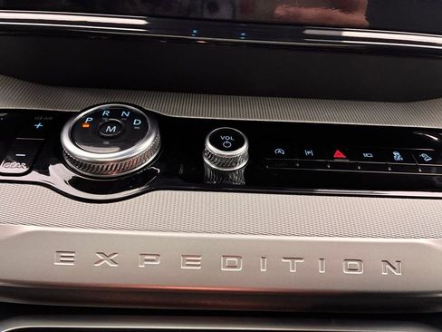 New 2025 Ford Expedition Max Active image 7