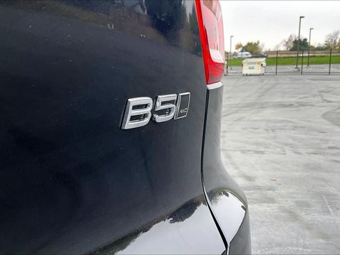 Used 2025 Volvo XC40 B5 Core w/ Protection Package Premier image 11