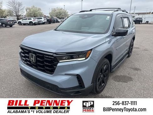 Used 2025 Honda Pilot Black Edition image 1