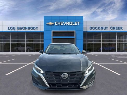 Used 2024 Nissan Altima 2.5 S FWD image 3