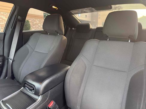 Used 2019 Dodge Charger SXT image 30