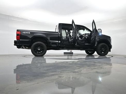 New 2026 Ford F250 Lariat w/ Black Appearance Package AWD/4WD image 29
