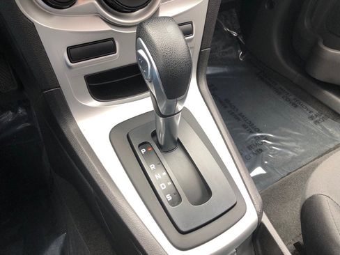 Used 2015 Ford Fiesta SE image 25