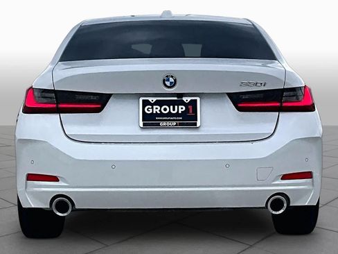 Used 2025 BMW 330i Sedan w/ M Sport Package RWD image 4