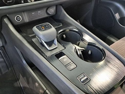 Used 2023 Nissan Rogue SV FWD image 17