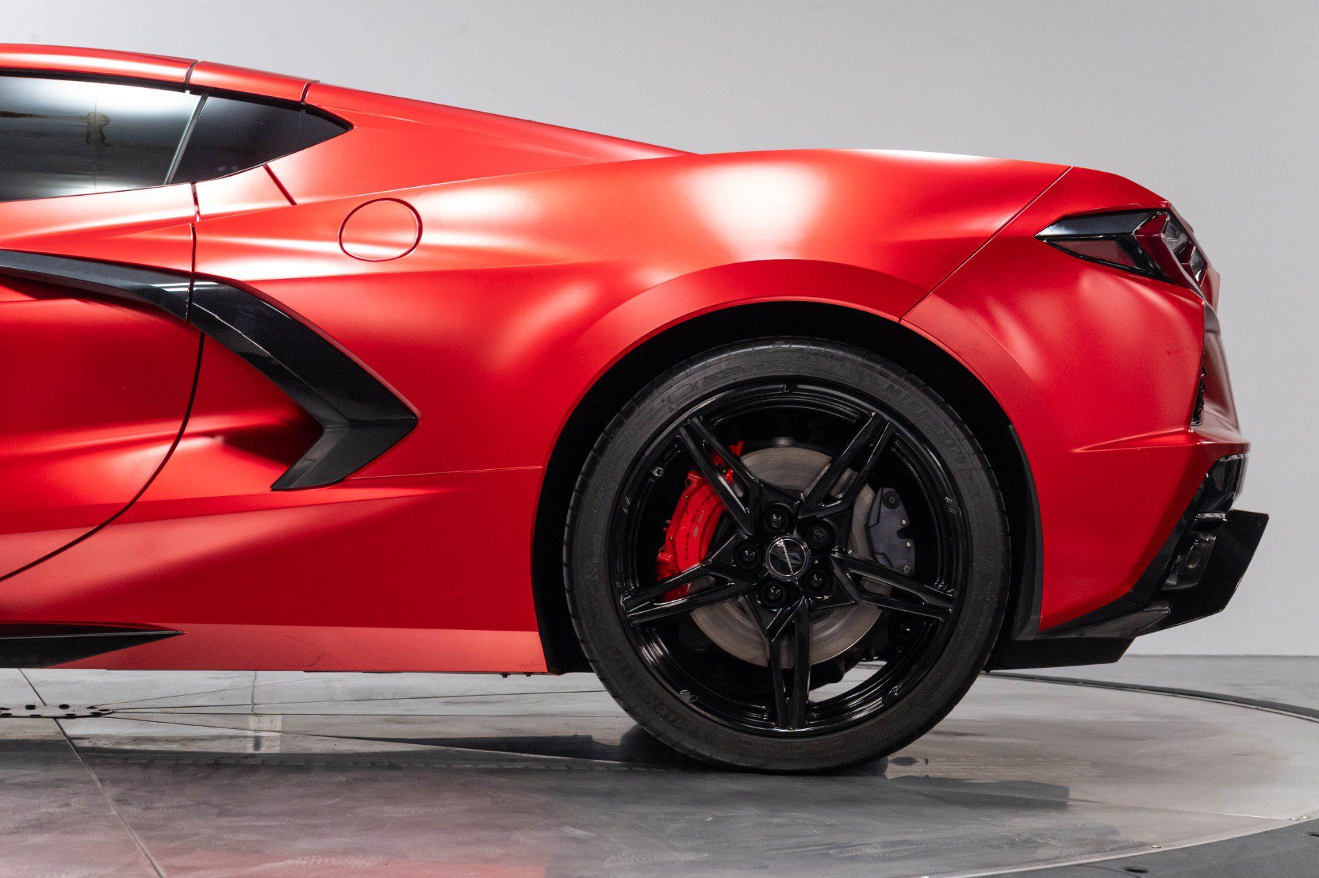 Used 2022 Chevrolet Corvette Stingray Coupe w/ 2LT w/ Z51 Performance Package RWD image 44