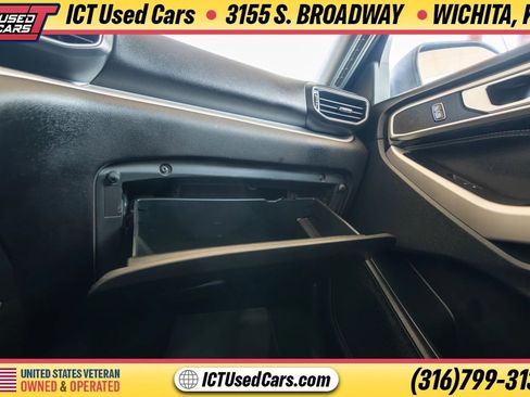 Used 2022 Ford Explorer XLT w/ Equipment Group 202A AWD/4WD image 26