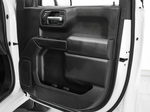 Used 2019 Chevrolet Silverado 1500 Custom w/ Custom Value Package image 40