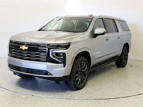 New 2026 Chevrolet Suburban High Country AWD/4WD image 3