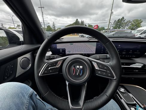 Used 2025 Buick Enclave Avenir w/ Trailering Package, 5000 lbs. AWD/4WD image 14
