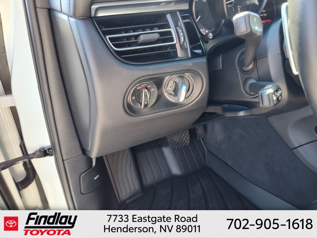 Used 2023 Porsche Macan Turbo AWD/4WD image 20