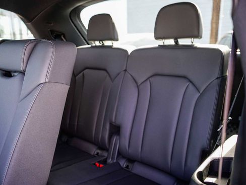 Used 2025 Audi Q7 Premium Plus w/ Premium Plus Package image 19