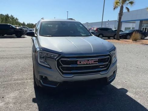 Used 2024 GMC Terrain AT4 AWD/4WD image 3