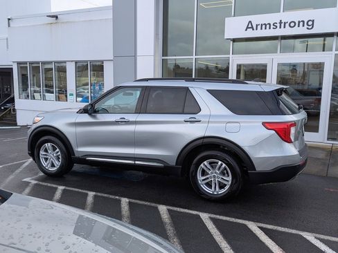 Used 2023 Ford Explorer XLT w/ Equipment Group 202A image 2