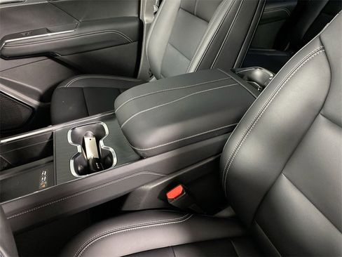 Used 2025 GMC Acadia Elevation w/ Elevation Premium Package image 21