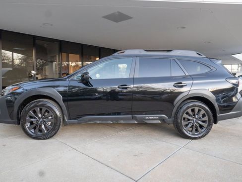 Certified 2025 Subaru Outback Onyx Edition w/ Popular Package #2 image 4