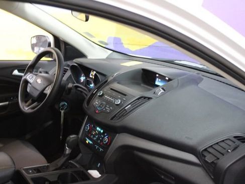 Used 2017 Ford Escape SE AWD/4WD image 12