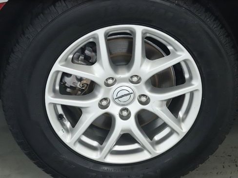 Used 2024 Chrysler Pacifica Touring-L FWD image 12
