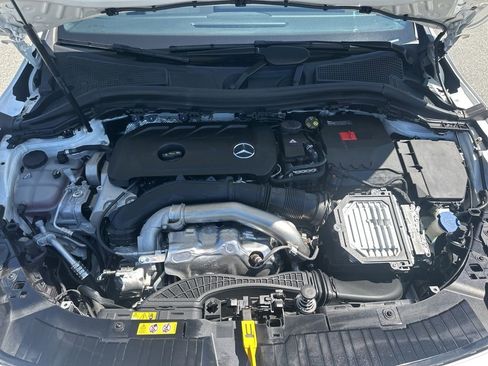 Used 2025 Mercedes-Benz GLA 250 image 32