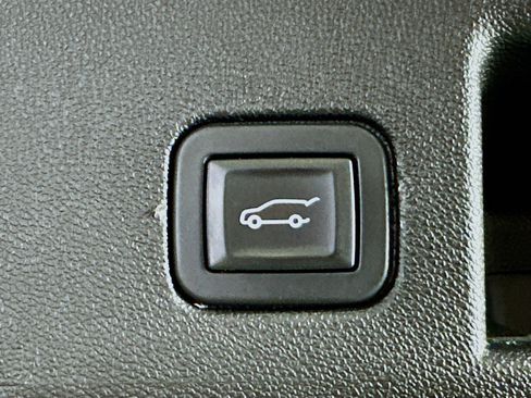 Used 2019 Chevrolet Equinox LT FWD image 28