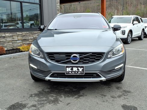 Used 2016 Volvo V60 T5 image 2