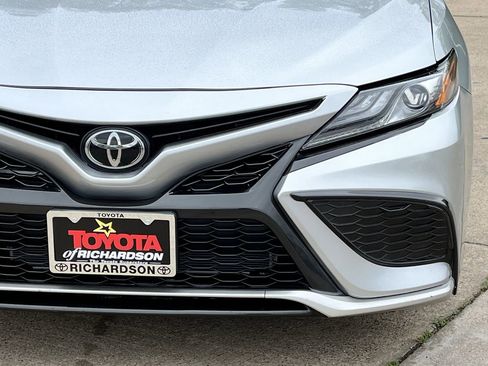 Used 2023 Toyota Camry XSE FWD image 8