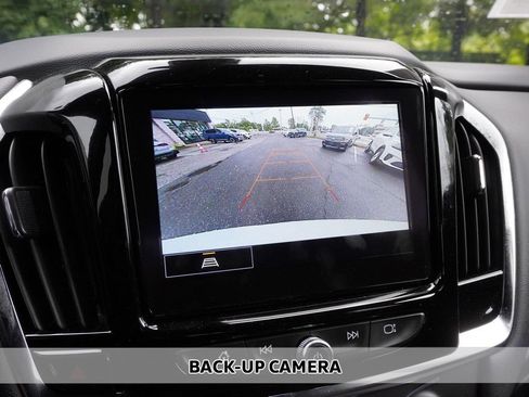 Used 2023 Chevrolet Traverse LT AWD/4WD image 4