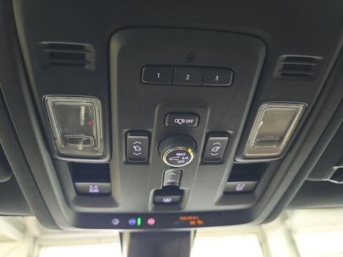 Used 2022 Chevrolet Tahoe High Country AWD/4WD image 25
