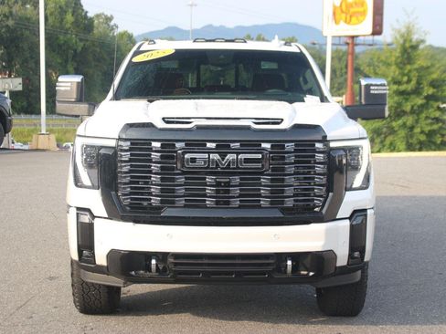 Used 2025 GMC Sierra 2500 Denali Ultimate AWD/4WD image 2