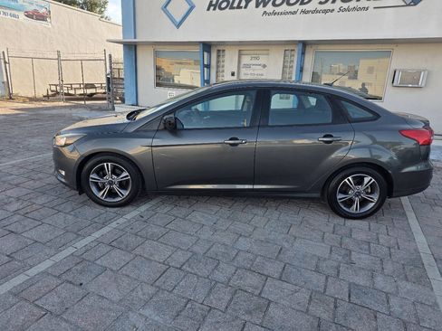Used 2017 Ford Focus SE FWD image 8