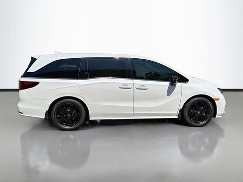 Used 2024 Honda Odyssey Sport image 4