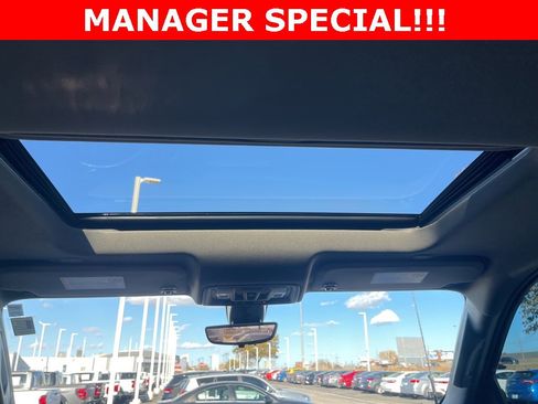 Certified 2022 GMC Sierra 2500 Denali w/ Denali Black Diamond Edition image 25