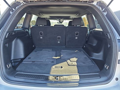 Used 2025 Jeep Grand Cherokee Laredo X w/ Trailer Tow Package image 12