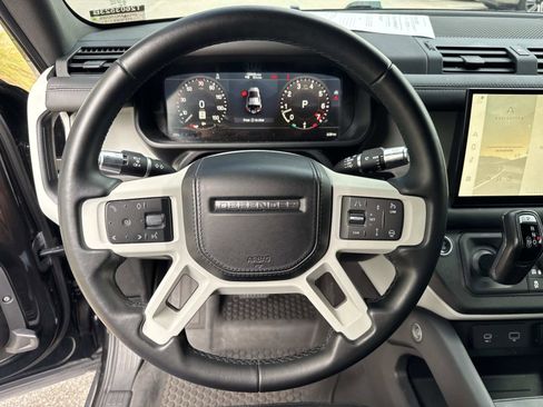 Certified 2022 Land Rover Defender 110 XS Edition AWD/4WD image 28