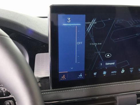 New 2026 Lincoln Corsair Premiere image 8