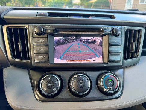 Used 2013 Toyota RAV4 LE AWD/4WD image 14