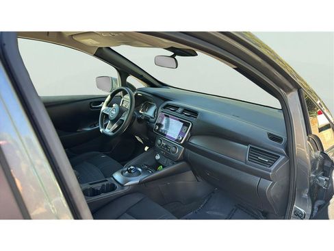 Used 2025 Nissan Leaf S FWD image 19