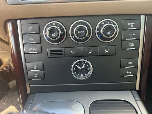 Used 2012 Land Rover Range Rover HSE image 19