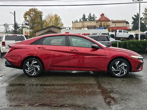 Used 2025 Hyundai Elantra SEL image 8