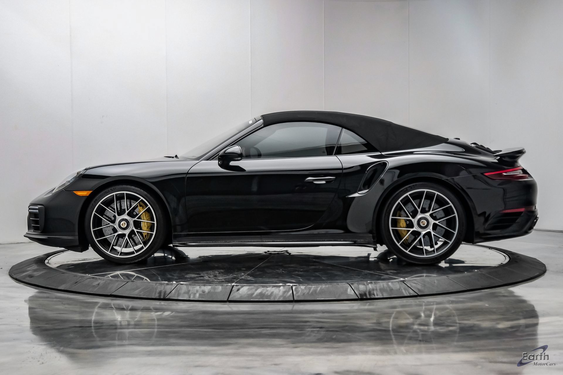 Used 2019 Porsche 911 Turbo S AWD/4WD image 9