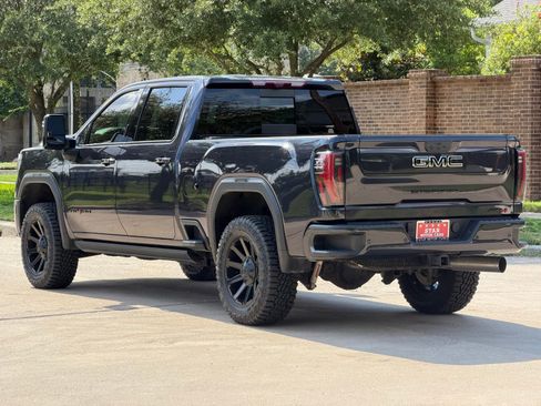Used 2024 GMC Sierra 2500 AT4 w/ AT4 Premium Plus Package AWD/4WD image 17