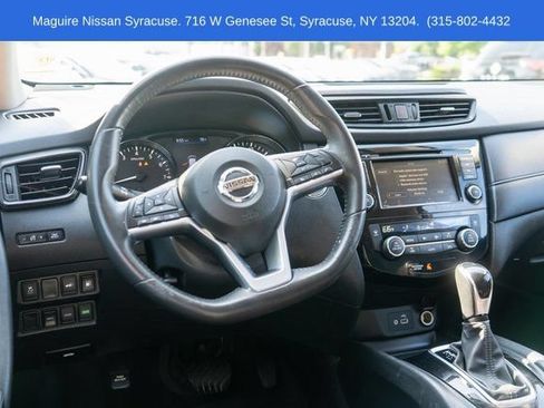 Used 2018 Nissan Rogue SV AWD/4WD image 14