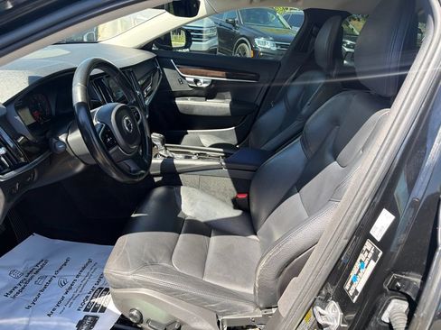 Used 2018 Volvo S90 T5 Momentum w/ Convenience Package FWD image 21