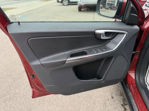 Used 2013 Volvo XC60 T6 image 25