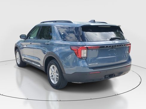 Used 2025 Ford Explorer Active RWD image 5