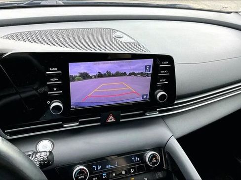 Used 2021 Hyundai Elantra SEL w/ Convenience Package image 13