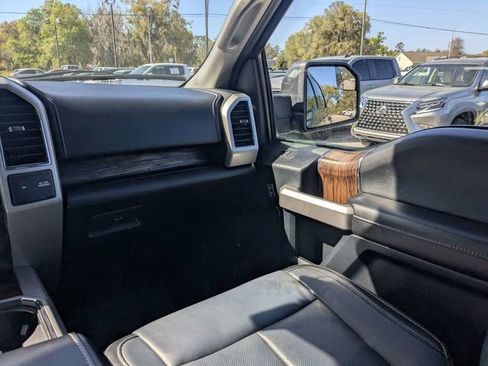 Used 2019 Ford F150 Lariat w/ Trailer Tow Package image 15