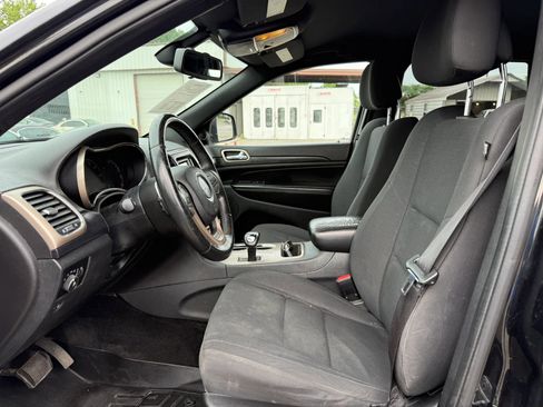 Used 2014 Jeep Grand Cherokee Laredo w/ Quick Order Package 23E AWD/4WD image 2